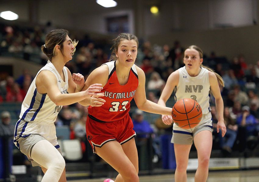 Brooke Jensen embraces her mother's impact on South Dakota basketball, carves out her own path with Vermillion Tanagers 